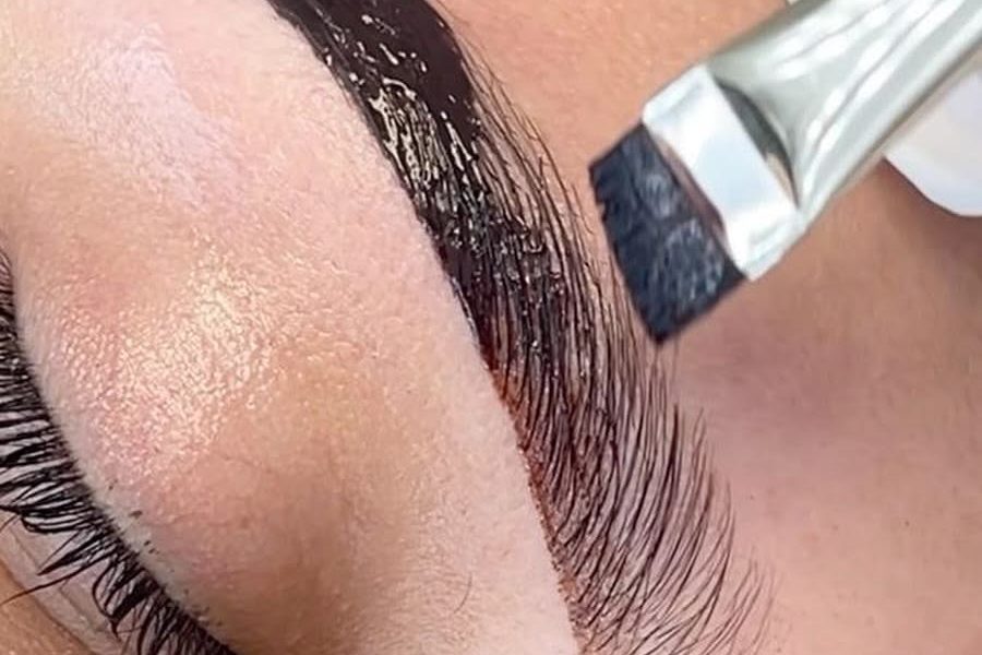 Brow Tinting